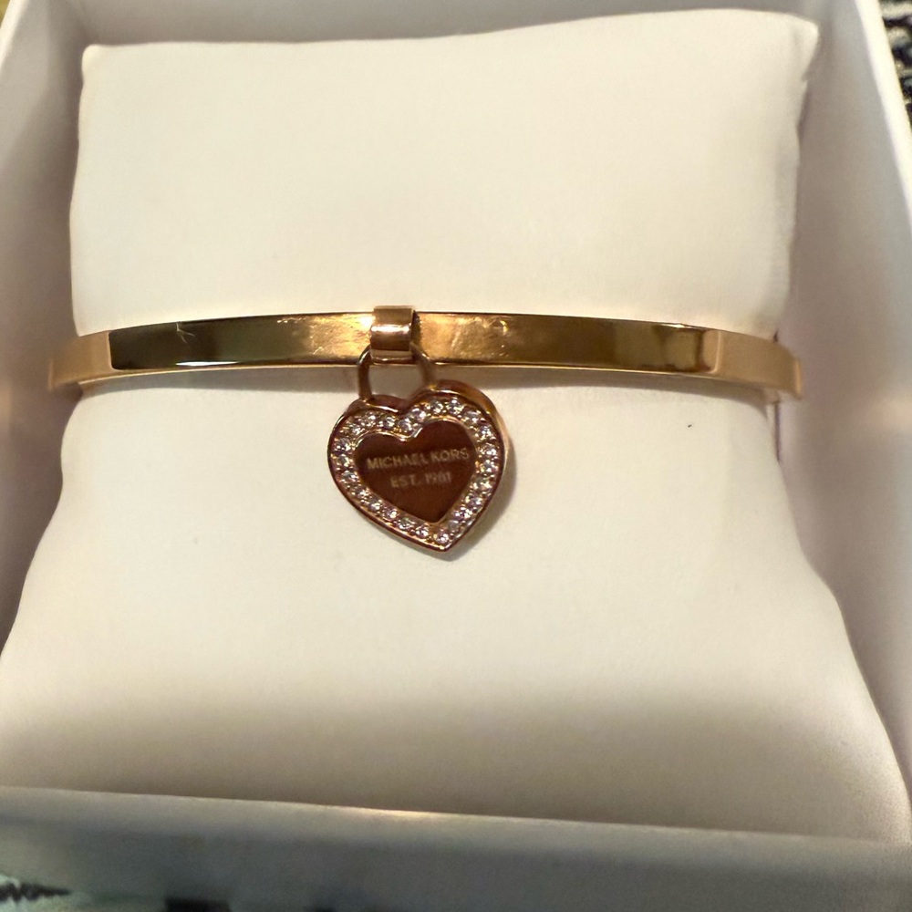 EUC- Michael Kors Gold Bracelet with Heart Charm